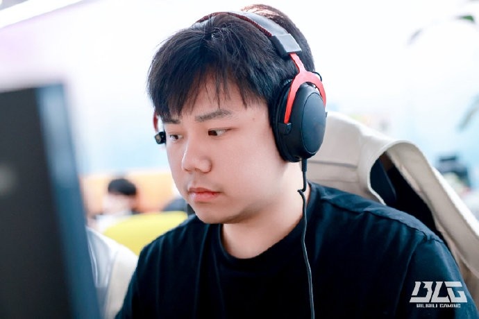 BLG分享日常训练返图：全力备战中